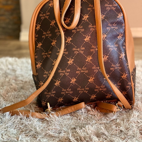 Backpack - Picture 3 of 4